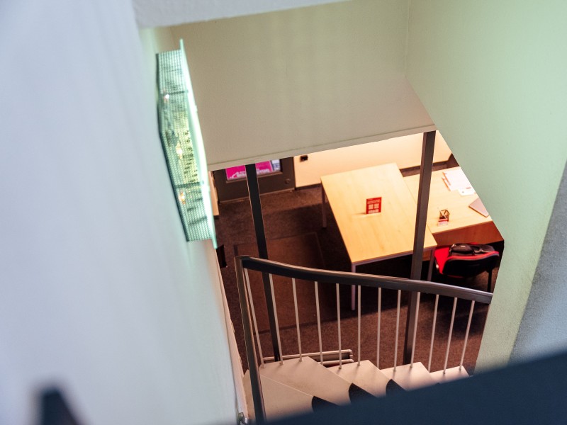 Flur 2. Etage / Blick aufs Büro